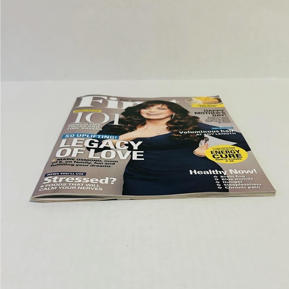 ⭐️5 For 25⭐️ For Women First Magazine - May 13, 2024 - Marie Osmond - Picture 3 of 4